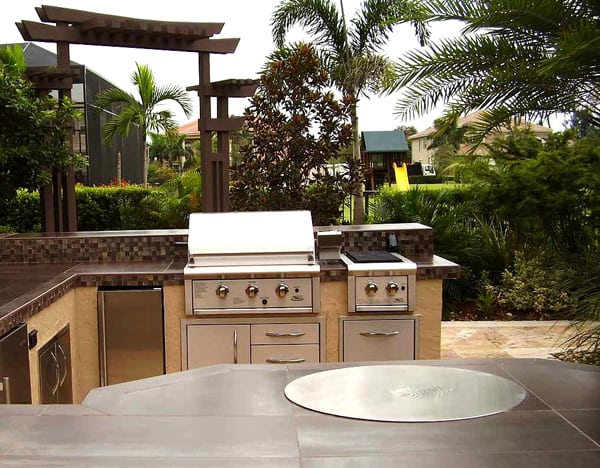 ultradine-round-cooktop-in-BBQ-area